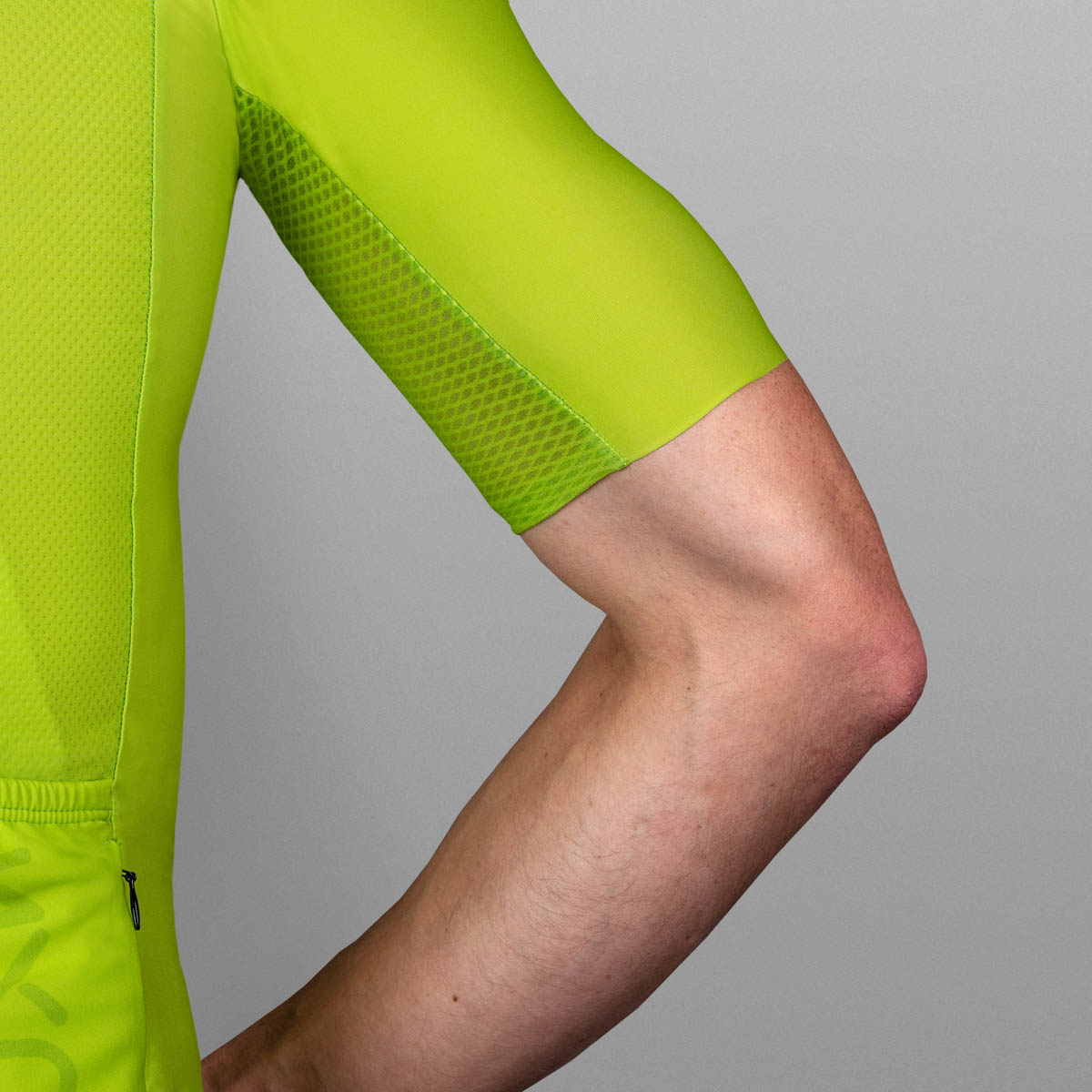 jednolicie zabarwiona kanarkowa koszulka męska na rower z przylegającymi rękawami bez szwów